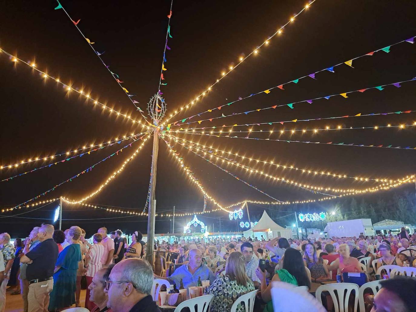 FOTOS FERIA DE NOCHE MIAJADAS 2023