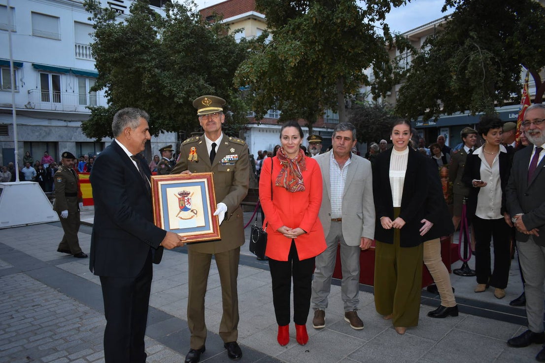 Fotos: Solemne arriado de bandera en honor al Teniente Saturnino Martín Cerezo