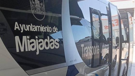 Se amplía el servicio de transporte urbano en Alonso de Ojeda y Casar de Miajadas