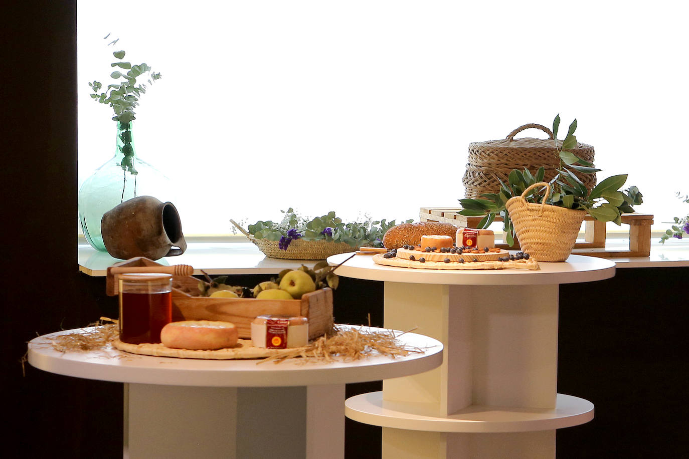 La tienda gourmet cuenta con una cuidada decoración