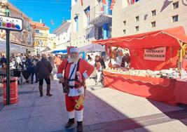 Unos 12 puestos artesanos de todos los gremios expusieron y vendieron sus productos en el I Mercado navideño de Miajadas el fin de semana del 15 al 17 de diciembre. Allí los visitantes pudieron encontrar una amplia variedad de productos navideños: artesanía, gastronomía, talleres artesanales, animación, cuentacuentos, atracciones y mucho más…