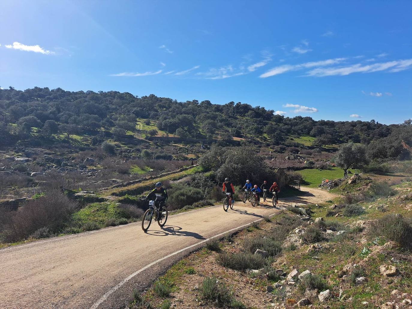 Miajadas volvió a convertirse un año más en punto referente del ciclismo con su famosa prueba Titán de los Ríos, congregando lo mejor del panorama nacional en un paraje natural incomparable. 