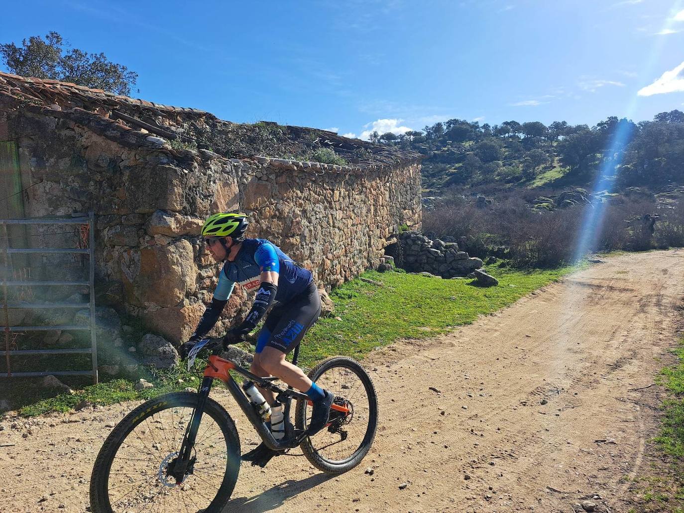 Miajadas volvió a convertirse un año más en punto referente del ciclismo con su famosa prueba Titán de los Ríos, congregando lo mejor del panorama nacional en un paraje natural incomparable. 