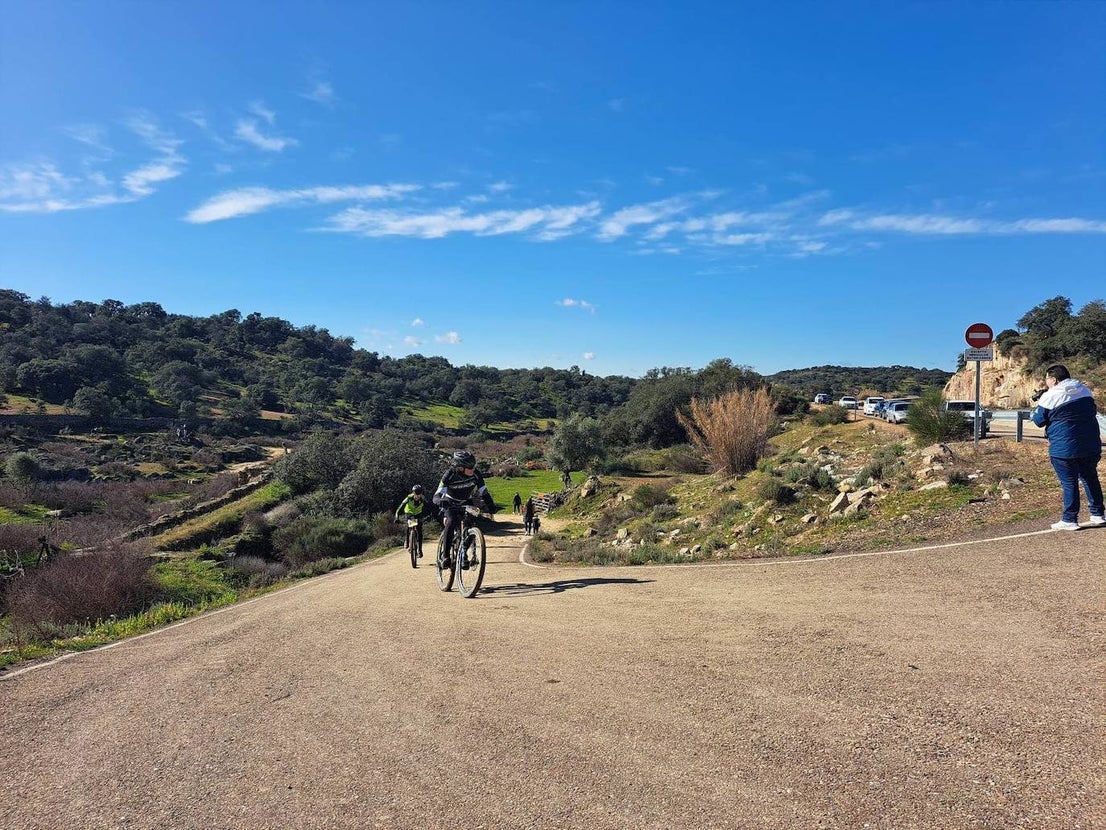 Miajadas volvió a convertirse un año más en punto referente del ciclismo con su famosa prueba Titán de los Ríos, congregando lo mejor del panorama nacional en un paraje natural incomparable. 