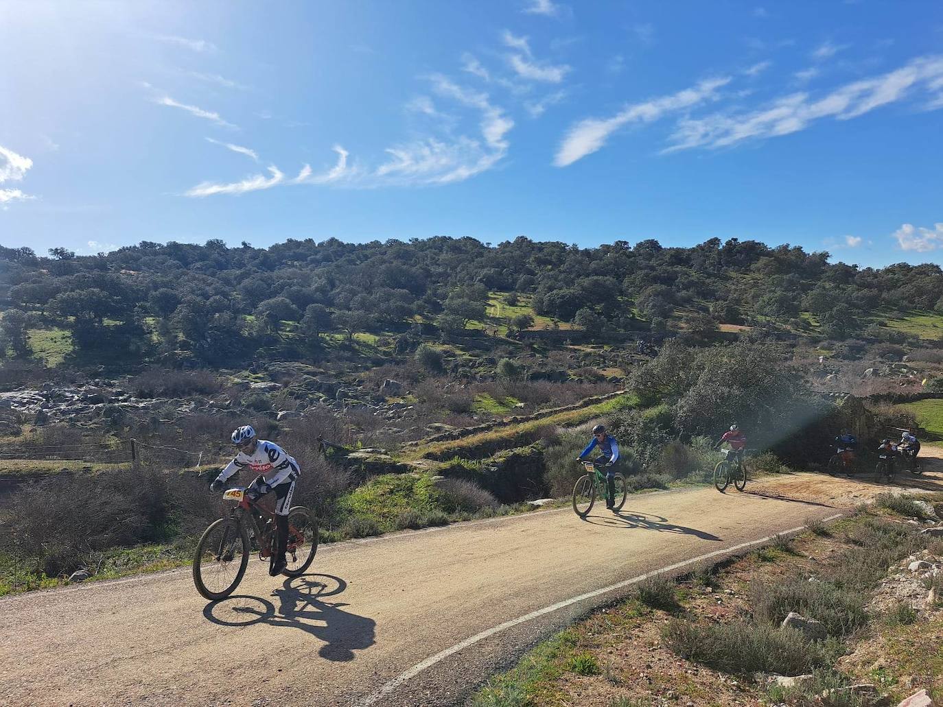 Miajadas volvió a convertirse un año más en punto referente del ciclismo con su famosa prueba Titán de los Ríos, congregando lo mejor del panorama nacional en un paraje natural incomparable. 