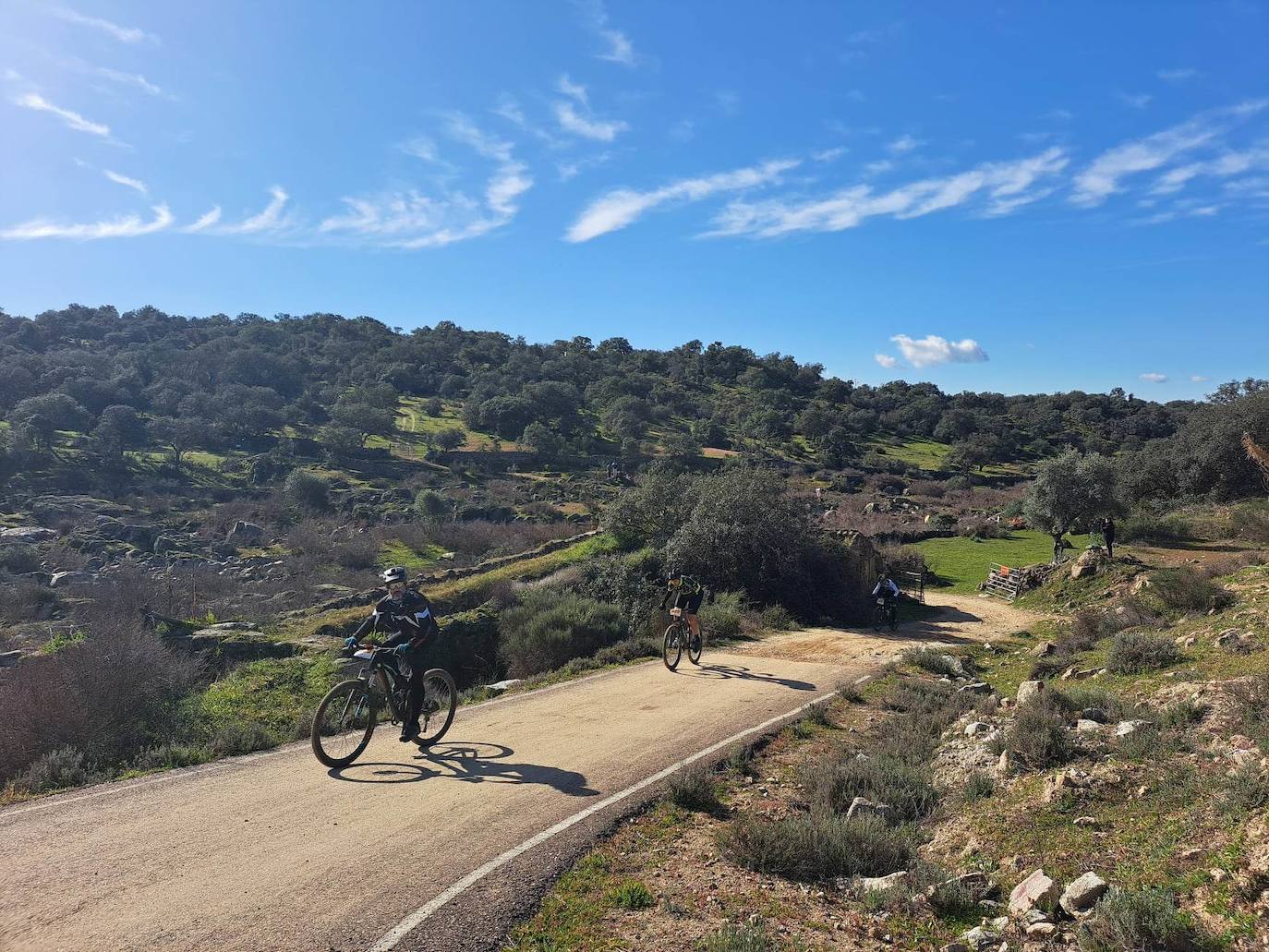 Miajadas volvió a convertirse un año más en punto referente del ciclismo con su famosa prueba Titán de los Ríos, congregando lo mejor del panorama nacional en un paraje natural incomparable. 