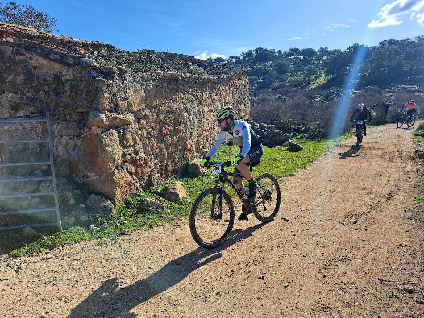 Miajadas volvió a convertirse un año más en punto referente del ciclismo con su famosa prueba Titán de los Ríos, congregando lo mejor del panorama nacional en un paraje natural incomparable. 