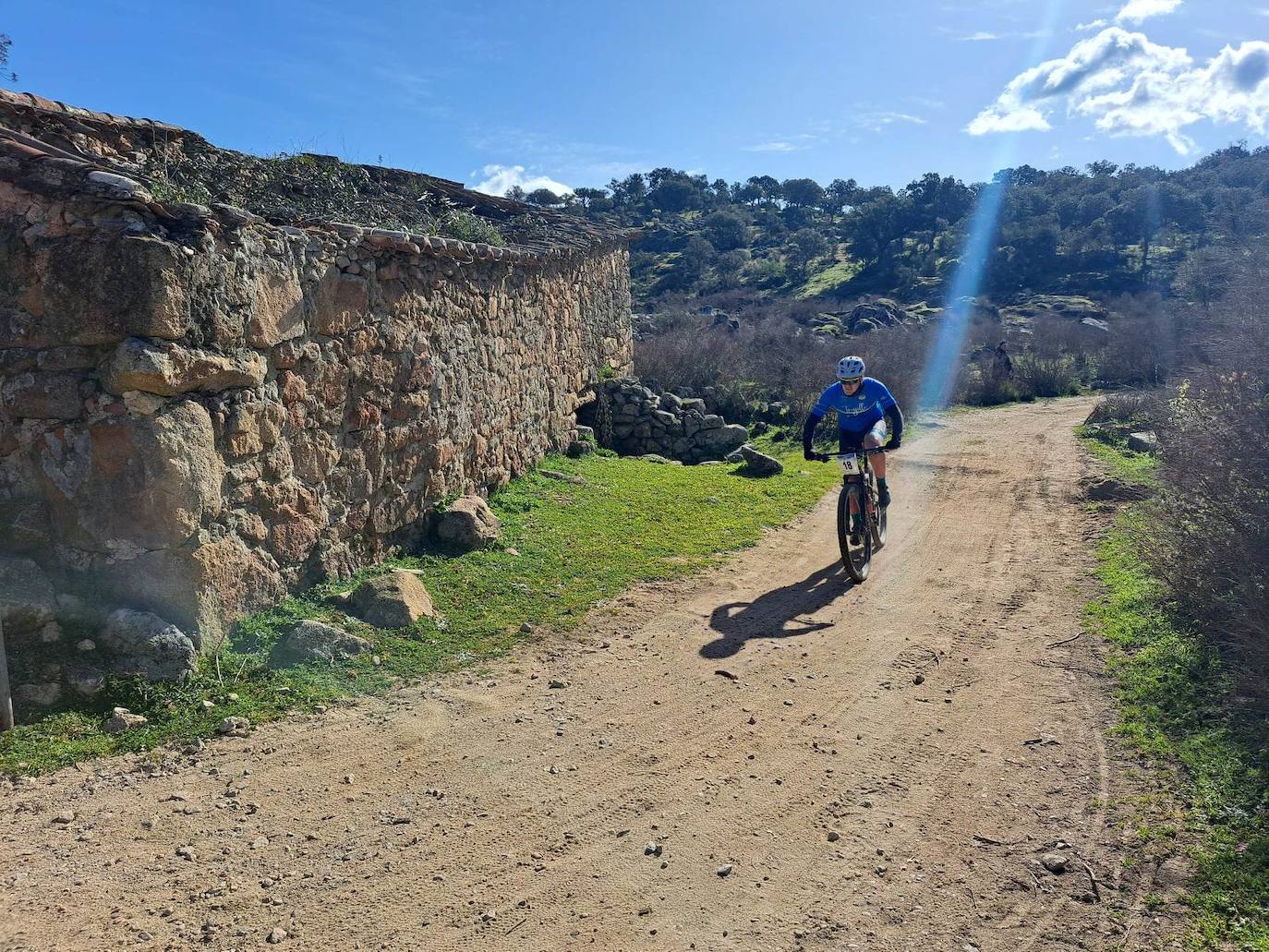 Miajadas volvió a convertirse un año más en punto referente del ciclismo con su famosa prueba Titán de los Ríos, congregando lo mejor del panorama nacional en un paraje natural incomparable. 