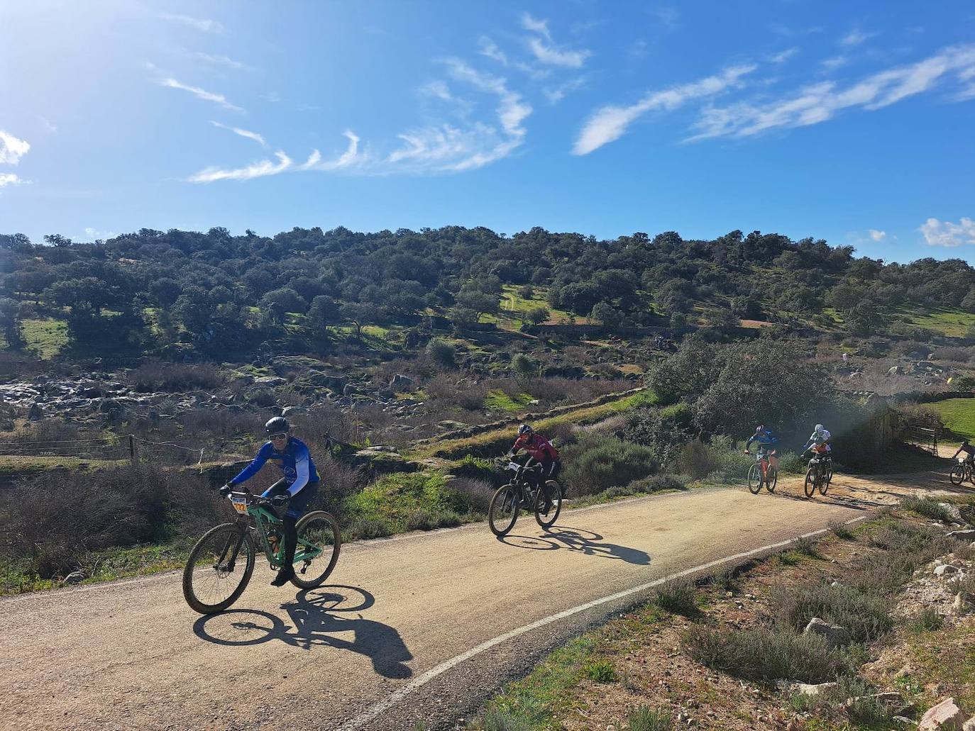 Miajadas volvió a convertirse un año más en punto referente del ciclismo con su famosa prueba Titán de los Ríos, congregando lo mejor del panorama nacional en un paraje natural incomparable. 