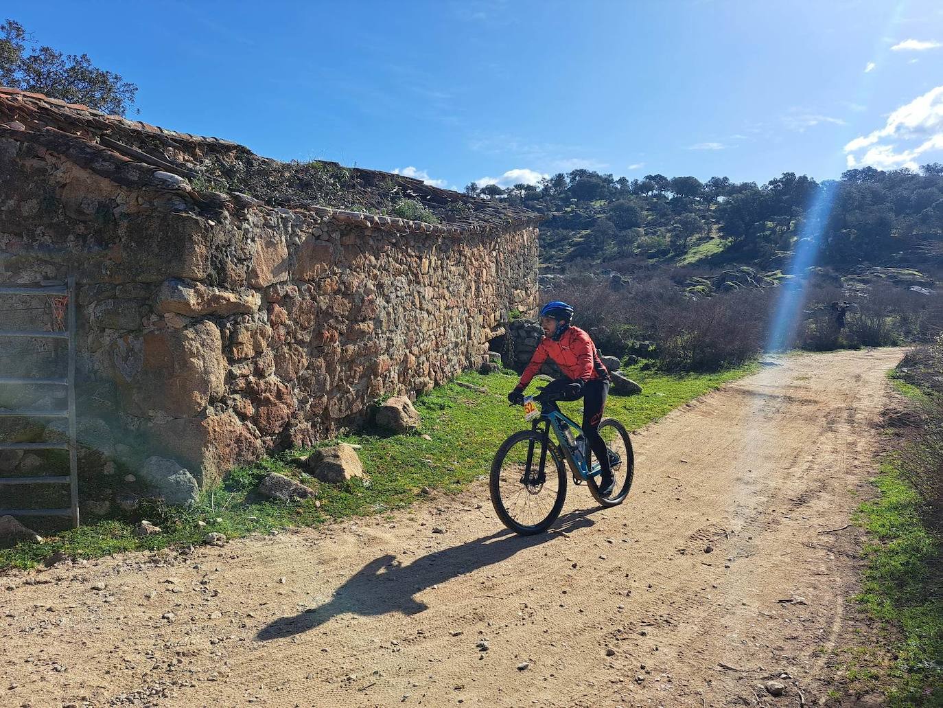 Miajadas volvió a convertirse un año más en punto referente del ciclismo con su famosa prueba Titán de los Ríos, congregando lo mejor del panorama nacional en un paraje natural incomparable. 