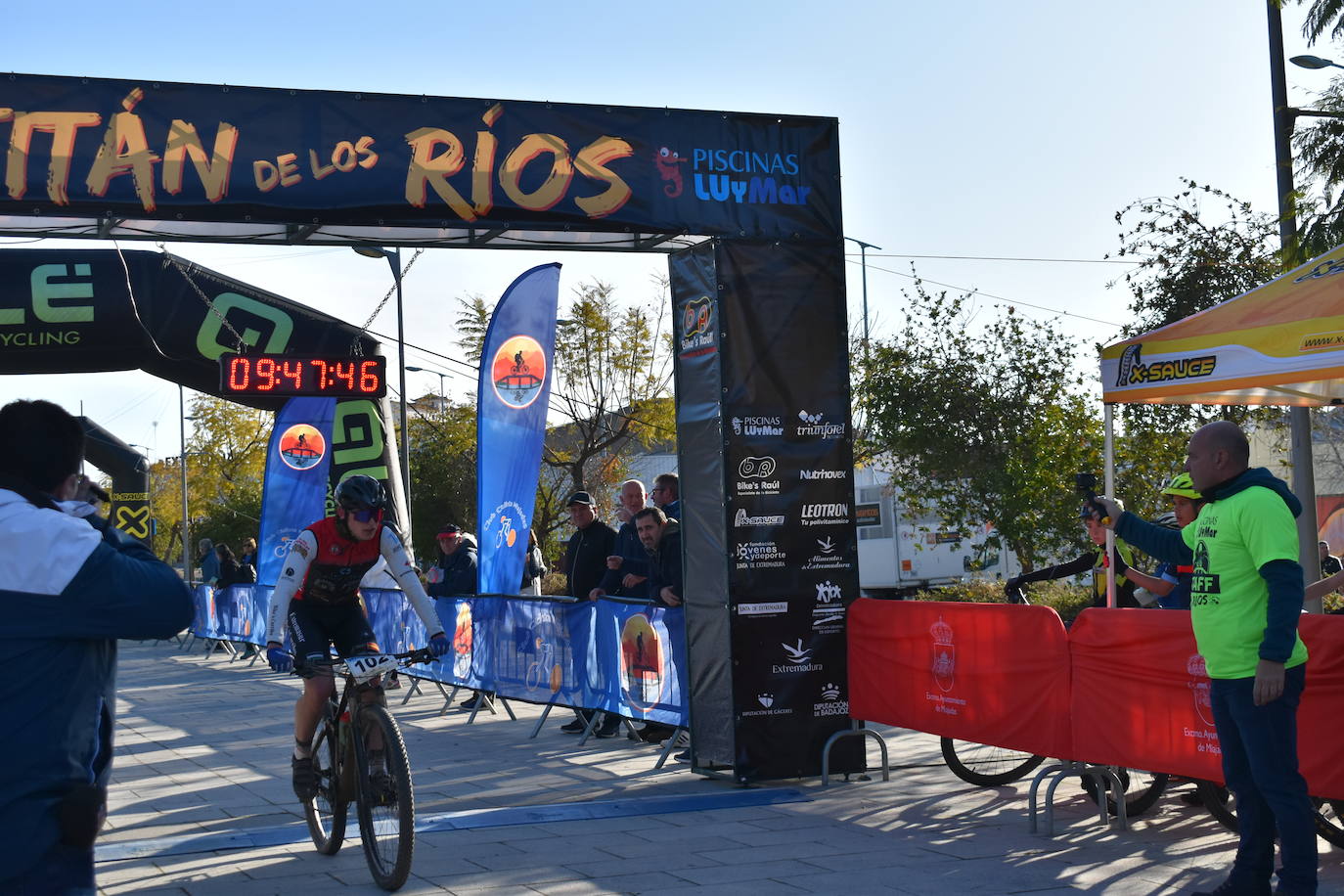 Miajadas volvió a convertirse un año más en punto referente del ciclismo con su famosa prueba Titán de los Ríos, congregando lo mejor del panorama nacional en un paraje natural incomparable. 