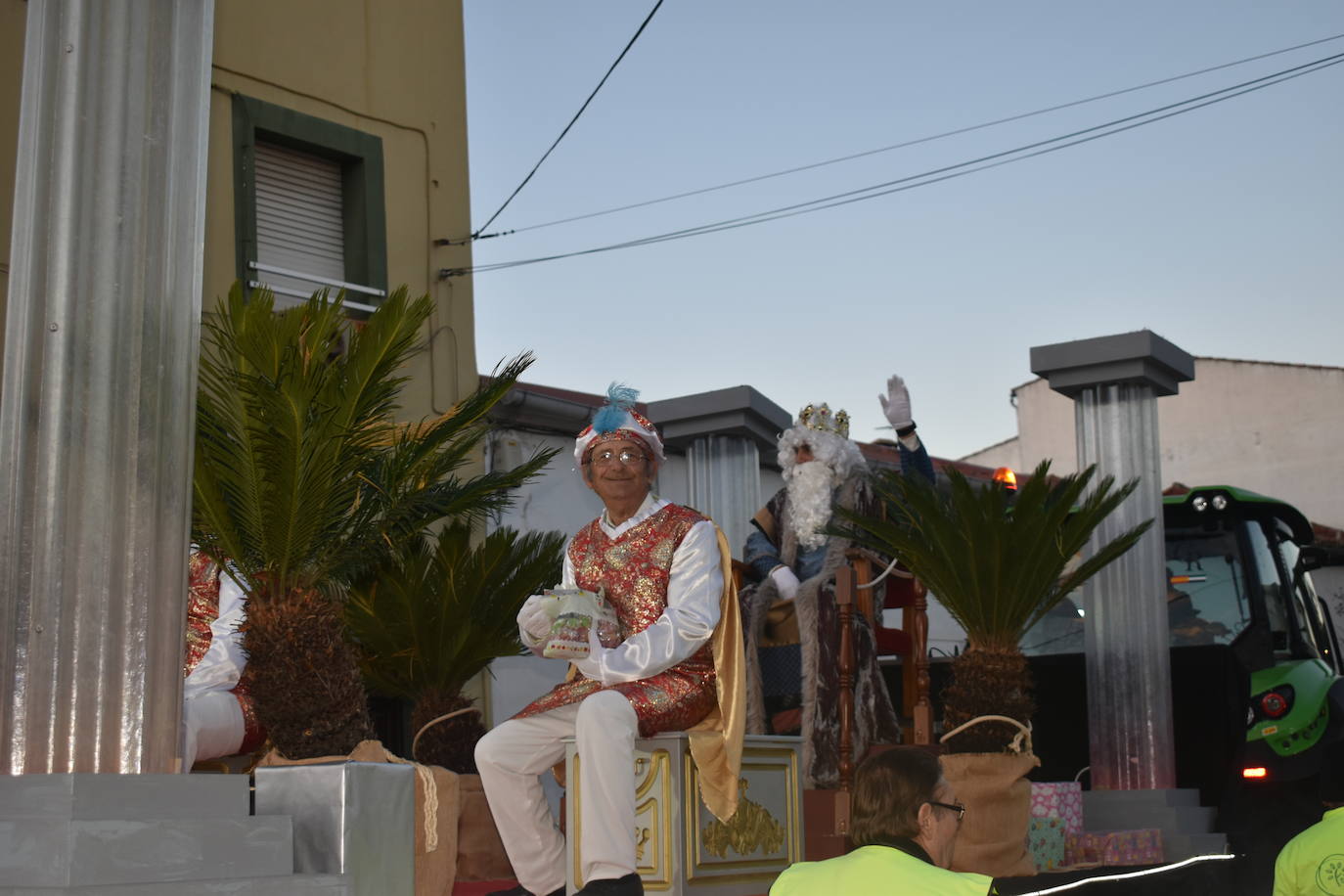 FOTOS: La magia de la Cabalgata de Reyes Magos recorrió las calles de Miajadas