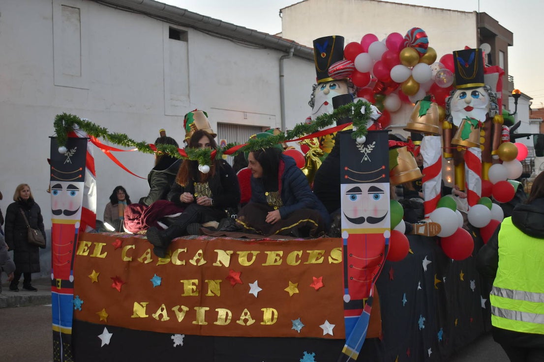 FOTOS: La magia de la Cabalgata de Reyes Magos recorrió las calles de Miajadas