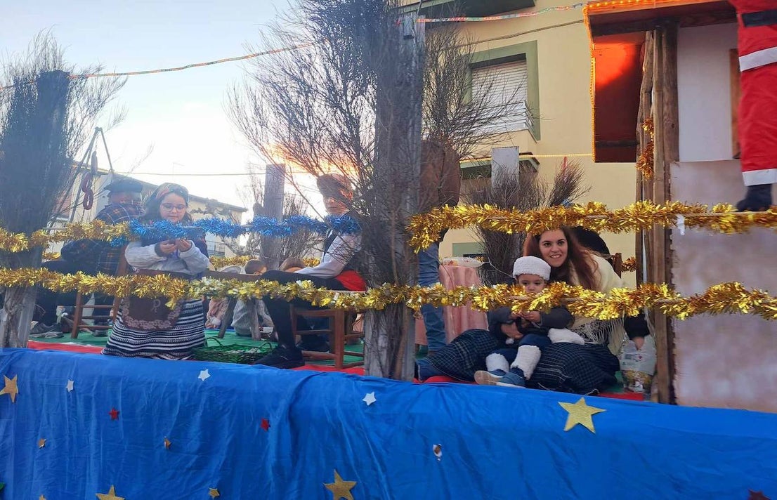 FOTOS: La magia de la Cabalgata de Reyes Magos recorrió las calles de Miajadas