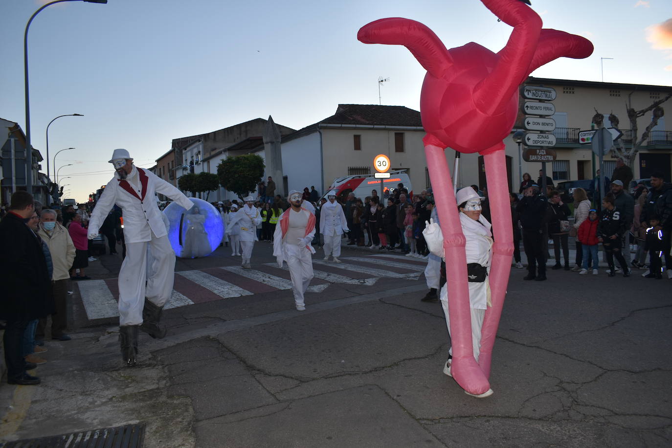 FOTOS: La magia de la Cabalgata de Reyes Magos recorrió las calles de Miajadas