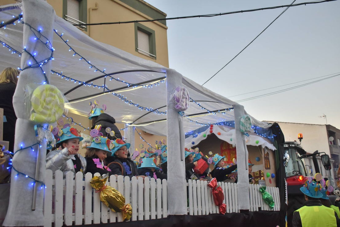 FOTOS: La magia de la Cabalgata de Reyes Magos recorrió las calles de Miajadas