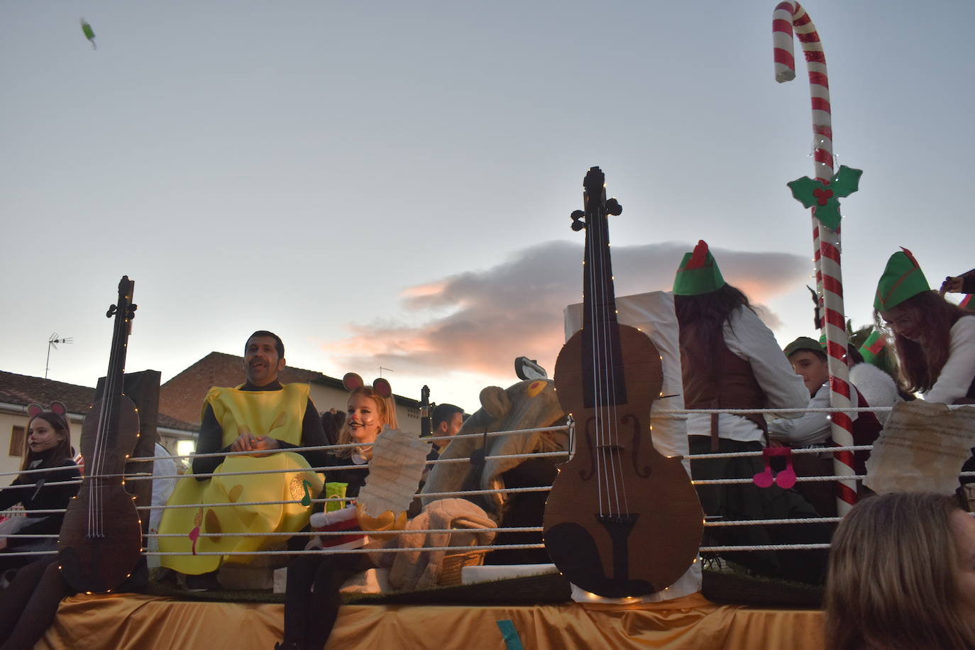 FOTOS: La magia de la Cabalgata de Reyes Magos recorrió las calles de Miajadas