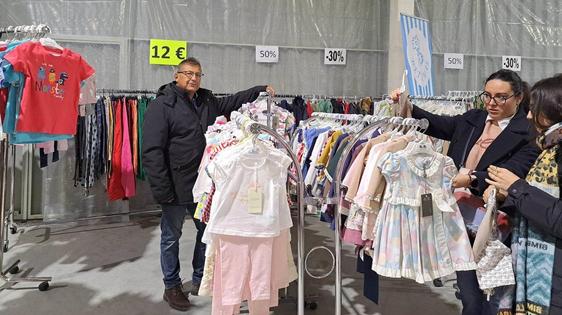 Los comerciantes rematan las rebajas con la feria del stock de invierno