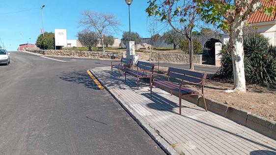 Varias zonas de la localidad incorporan nuevo mobiliario urbano