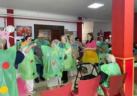 Los mayores de San Martín de Porres celebraron su Carnaval con humor