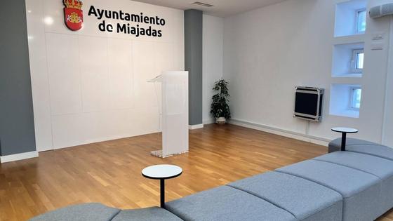 El Ayuntamiento dispone una nueva sala de prensa para distintas presentaciones