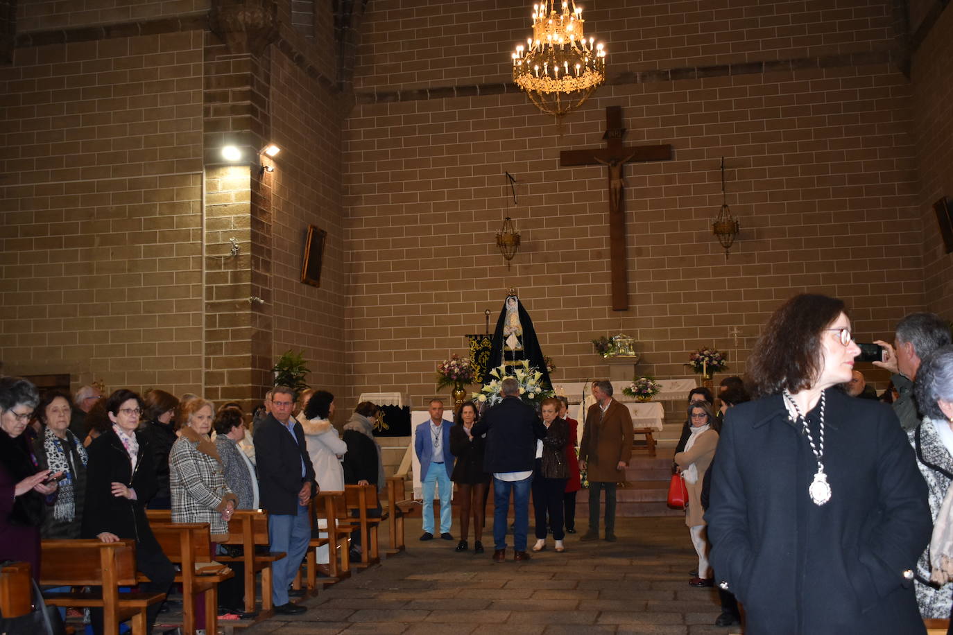 El reencuentro fue igual de hermoso dentro de la Iglesia