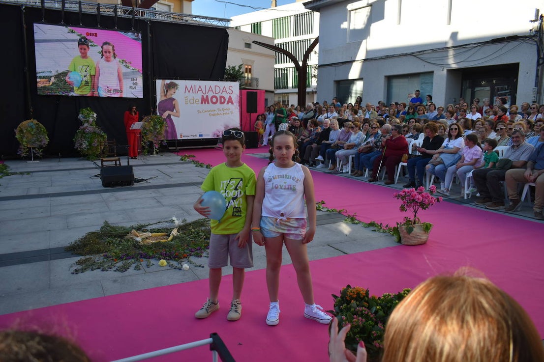 FOTOS: Éxito rotundo del desfile 'Miajadas está de moda' (1ª parte)