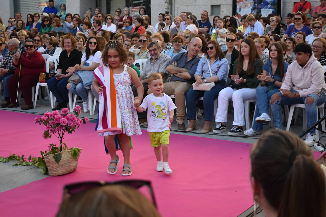 FOTOS: Éxito rotundo del desfile 'Miajadas está de moda' (1ª parte)