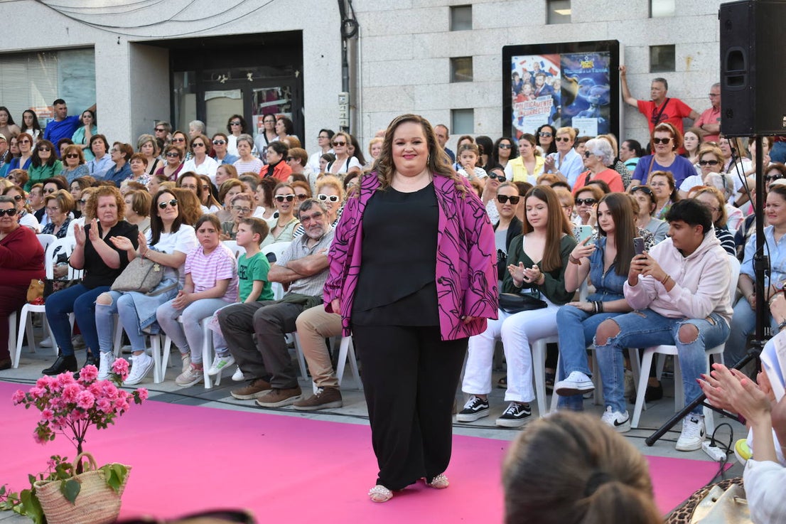 FOTOS: Éxito rotundo del desfile 'Miajadas está de moda' (1ª parte)