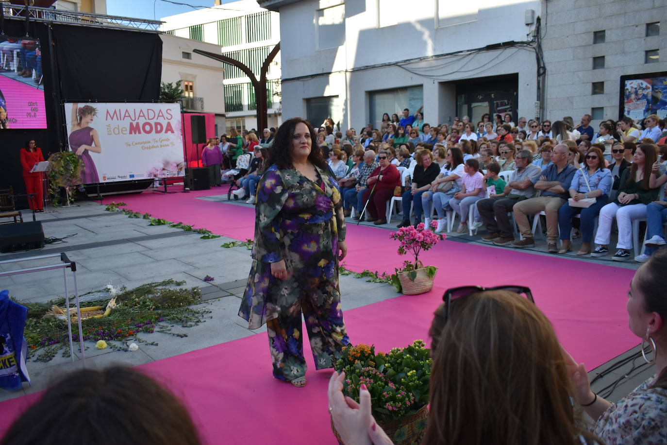 FOTOS: Éxito rotundo del desfile &#039;Miajadas está de moda&#039; (1ª parte)