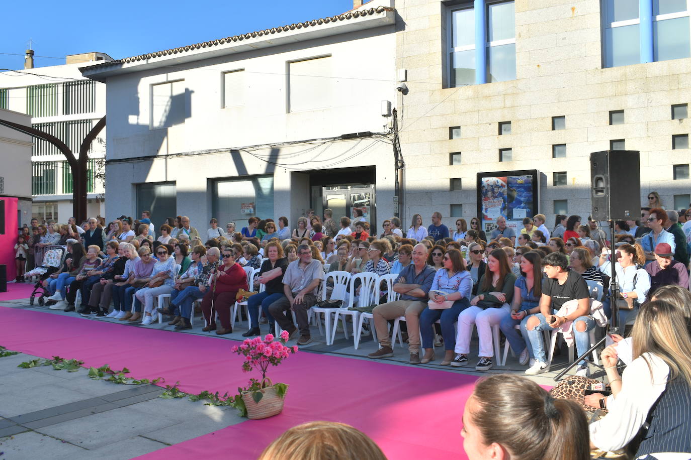FOTOS: Éxito rotundo del desfile 'Miajadas está de moda' (1ª parte)