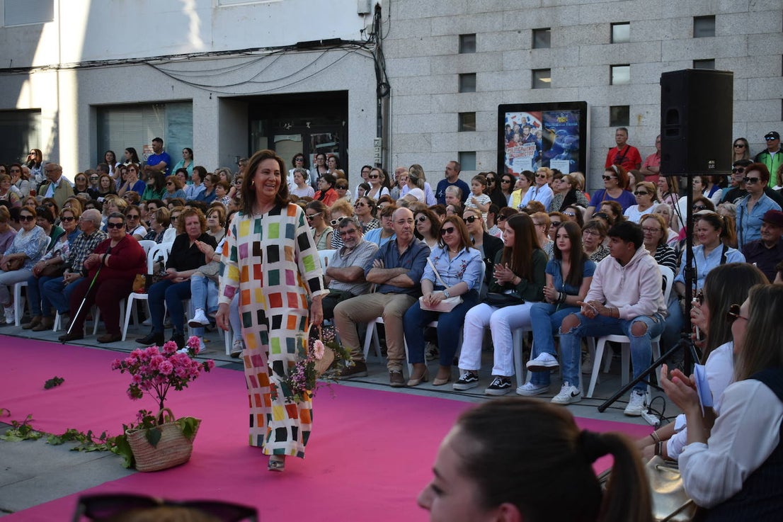 FOTOS: Éxito rotundo del desfile 'Miajadas está de moda' (1ª parte)