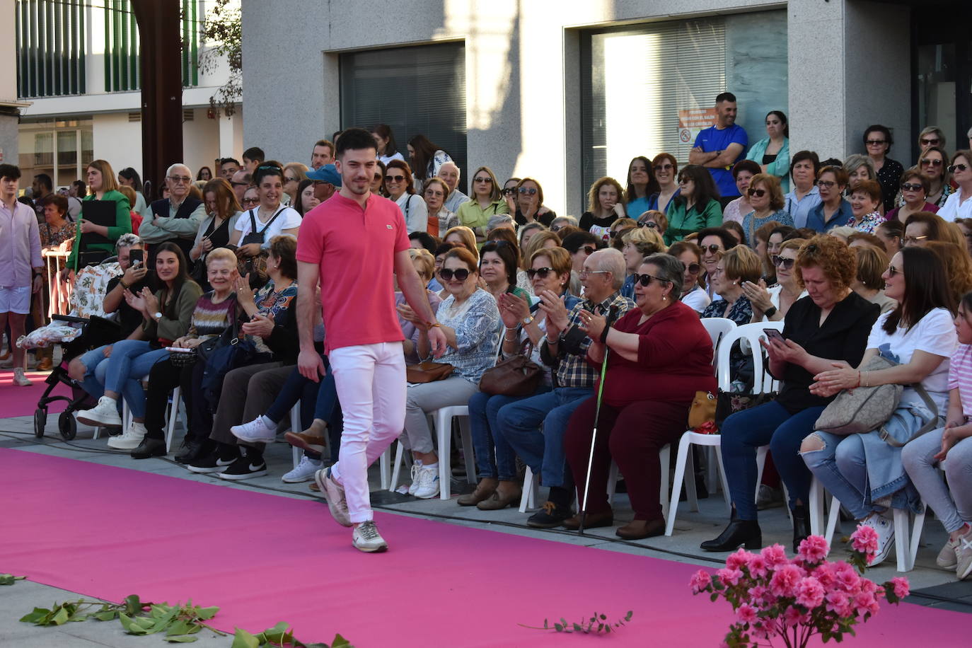 FOTOS: Éxito rotundo del desfile &#039;Miajadas está de moda&#039; (1ª parte)