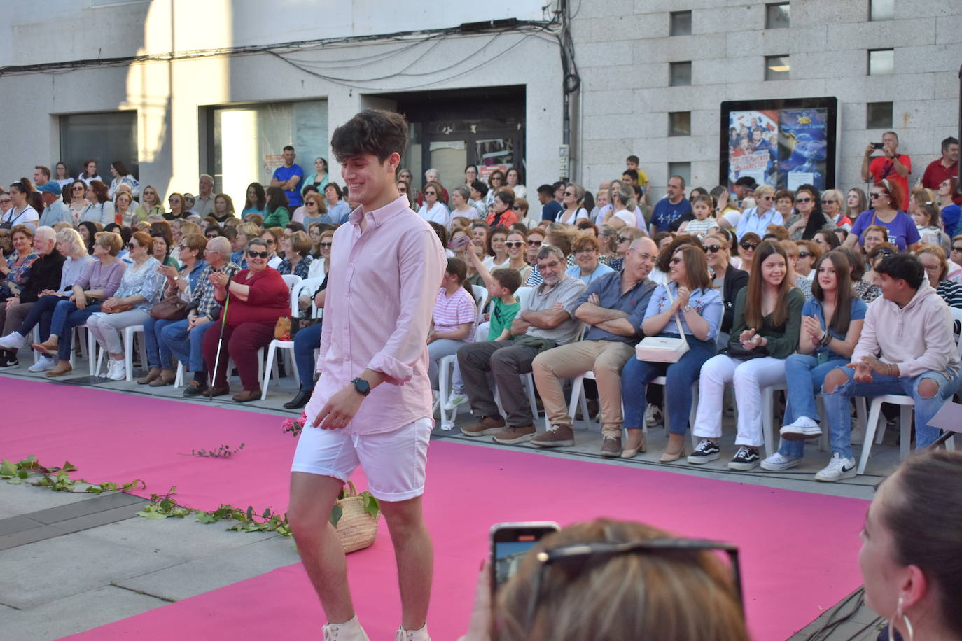 FOTOS: Éxito rotundo del desfile 'Miajadas está de moda' (1ª parte)