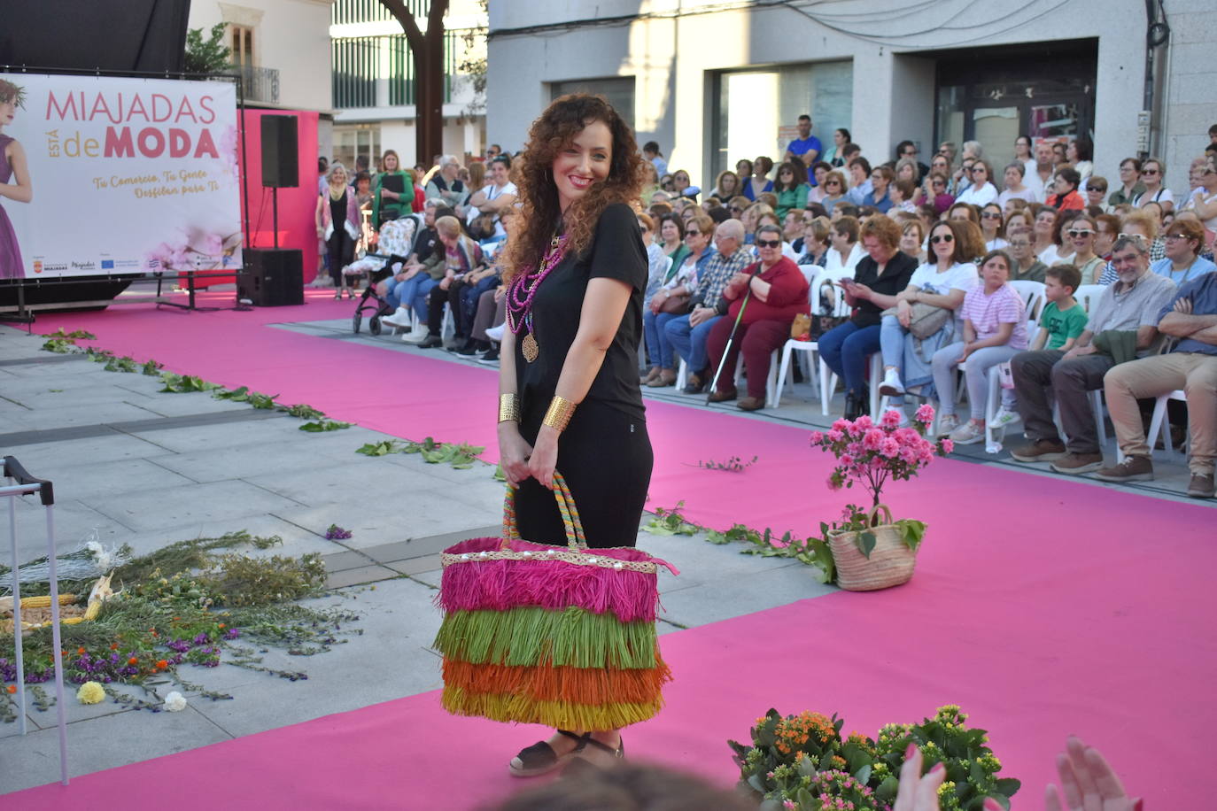 FOTOS: Éxito rotundo del desfile &#039;Miajadas está de moda&#039; (1ª parte)