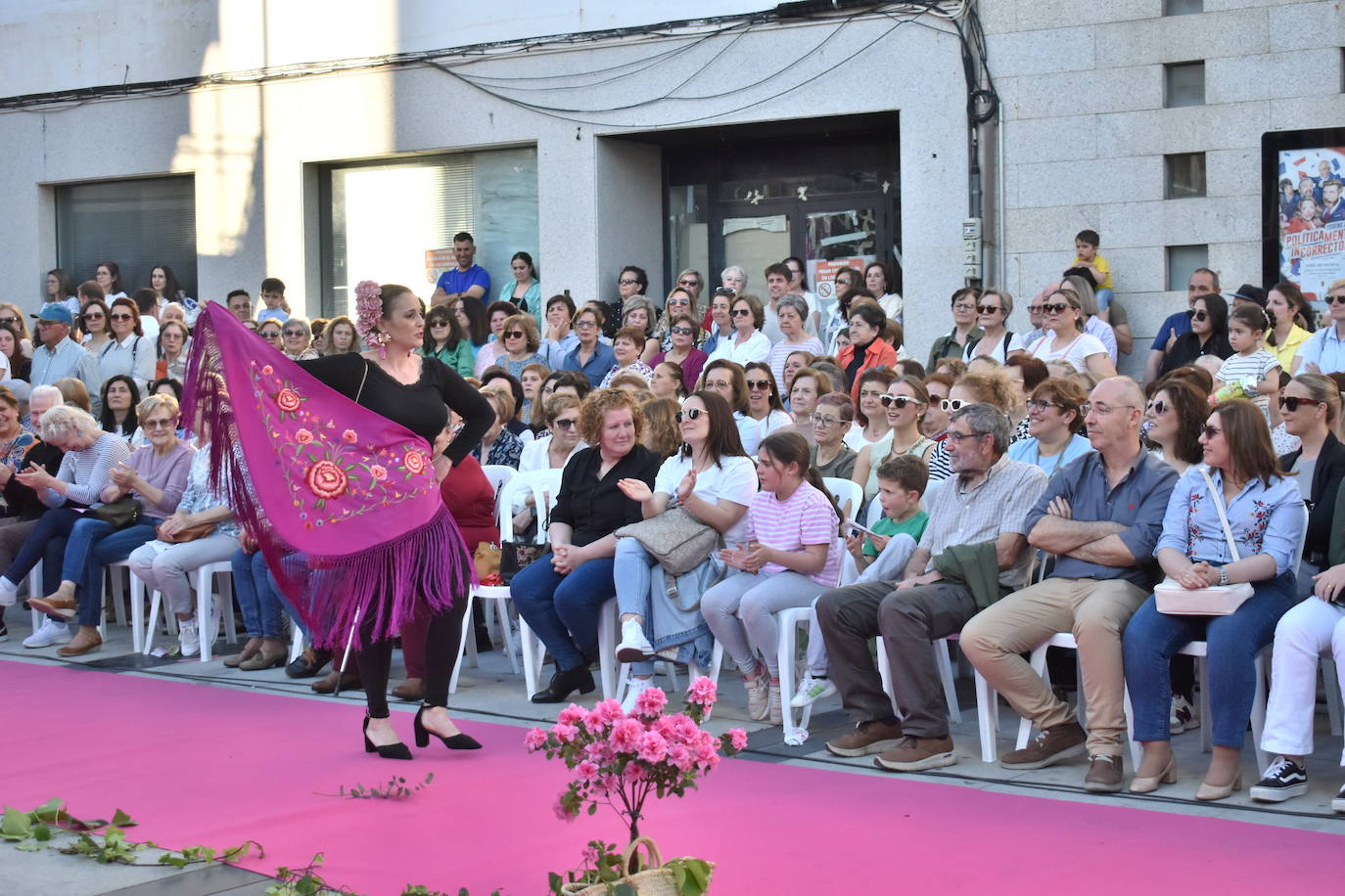 FOTOS: Éxito rotundo del desfile 'Miajadas está de moda' (1ª parte)