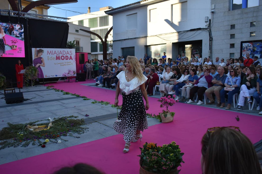 FOTOS: 'Miajadas está de moda… y de fiesta' con los mejores diseños para eventos (2ª parte)