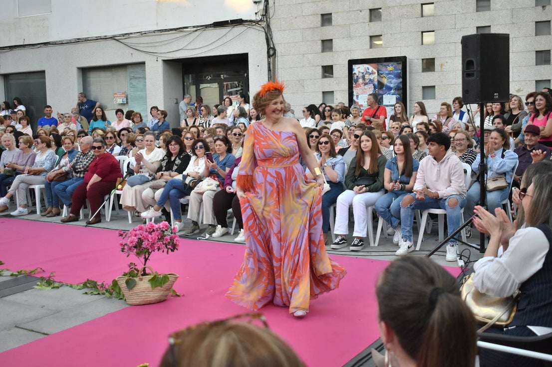FOTOS: 'Miajadas está de moda… y de fiesta' con los mejores diseños para eventos (2ª parte)
