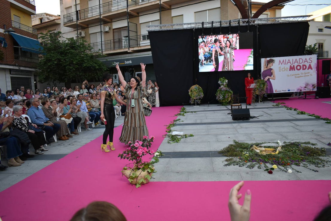 FOTOS: 'Miajadas está de moda… y de fiesta' con los mejores diseños para eventos (2ª parte)