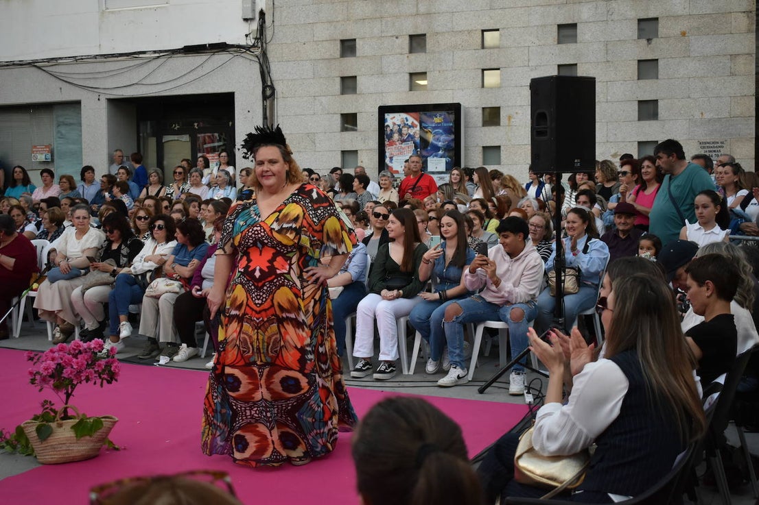 FOTOS: 'Miajadas está de moda… y de fiesta' con los mejores diseños para eventos (2ª parte)