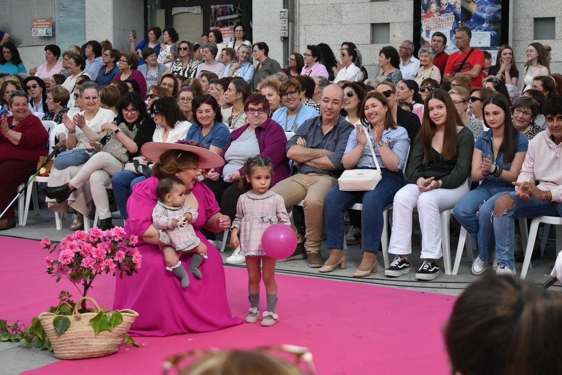 FOTOS: 'Miajadas está de moda… y de fiesta' con los mejores diseños para eventos (2ª parte)