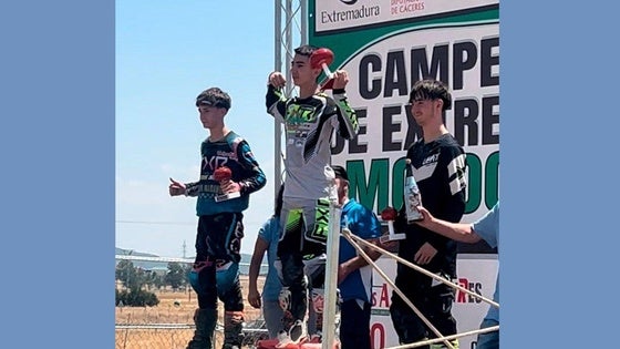 Samuel Tapia vuelve a la competición regional con victoria en MX125