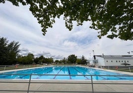 Los miajadeños ansían la apertura de la piscina de verano para paliar el calor
