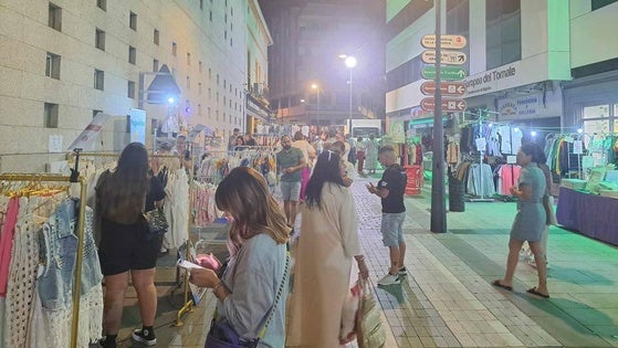 Los comerciantes miajadeños se lanzaron a la calle con su primer 'shopping night'