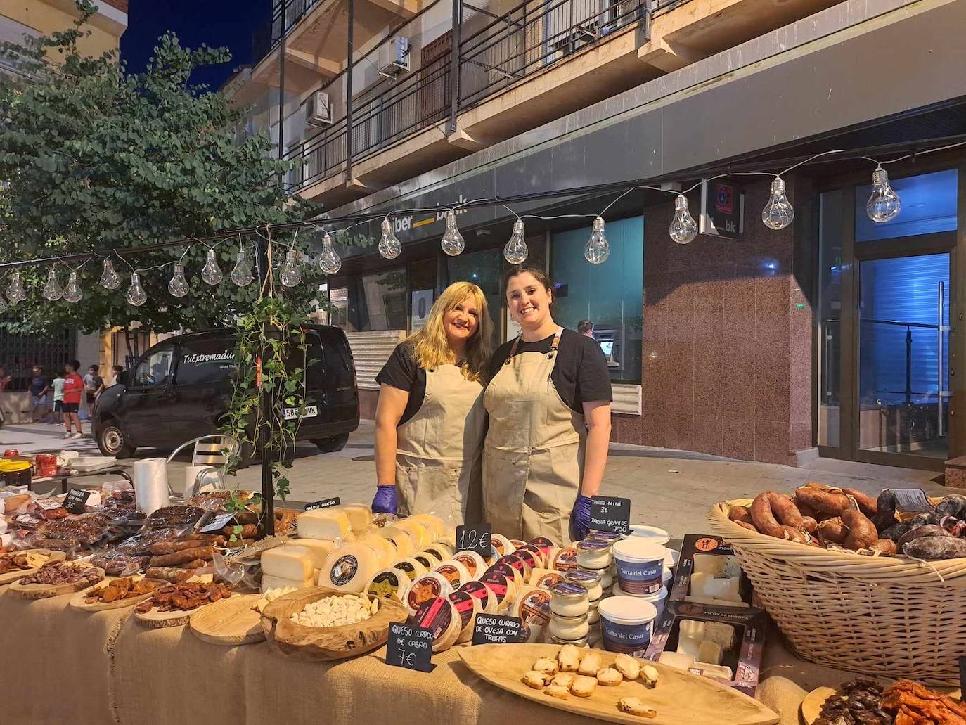 FOTOS: La moda se hace con la noche miajadeña