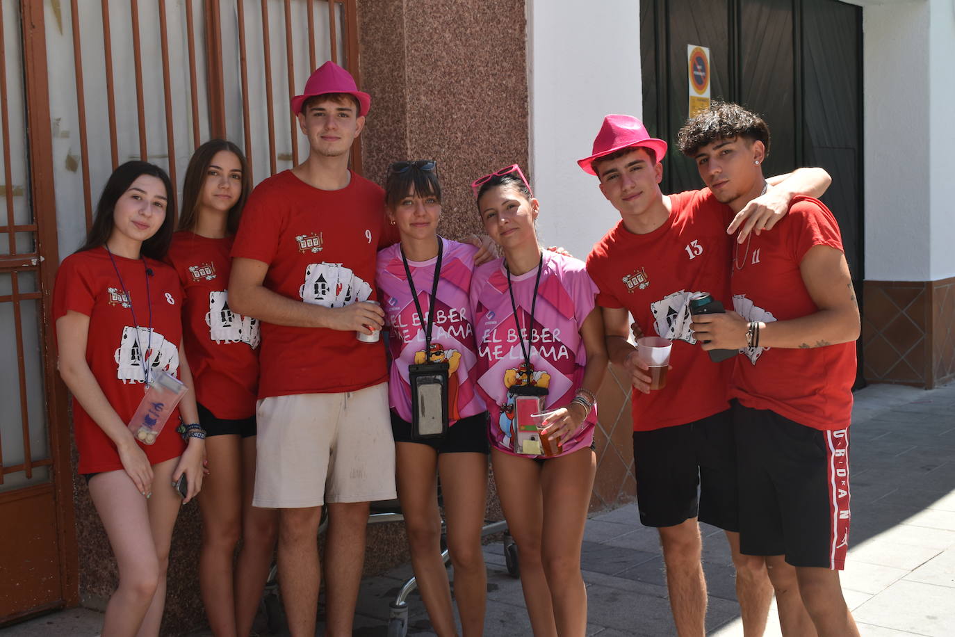 Fotos: Las peñas reinan en la Feria de día