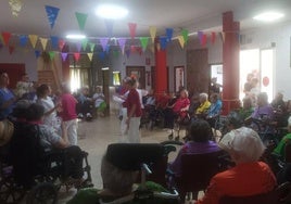 Los mayores de San Martín de Porres disfrutaron de su propia feria