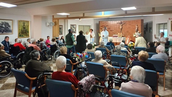 La residencia San Martín de Porres celebra el día de su Patrón