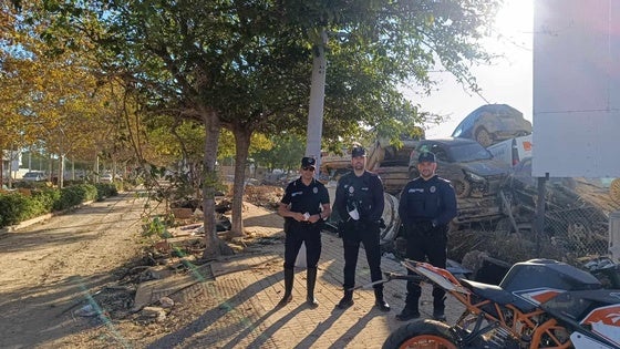 Tres agentes de Policía Local Miajadas se desplazan a Valencia para ayudar