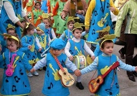 Desfile escolar de Carnaval en Miajadas hace unos años.